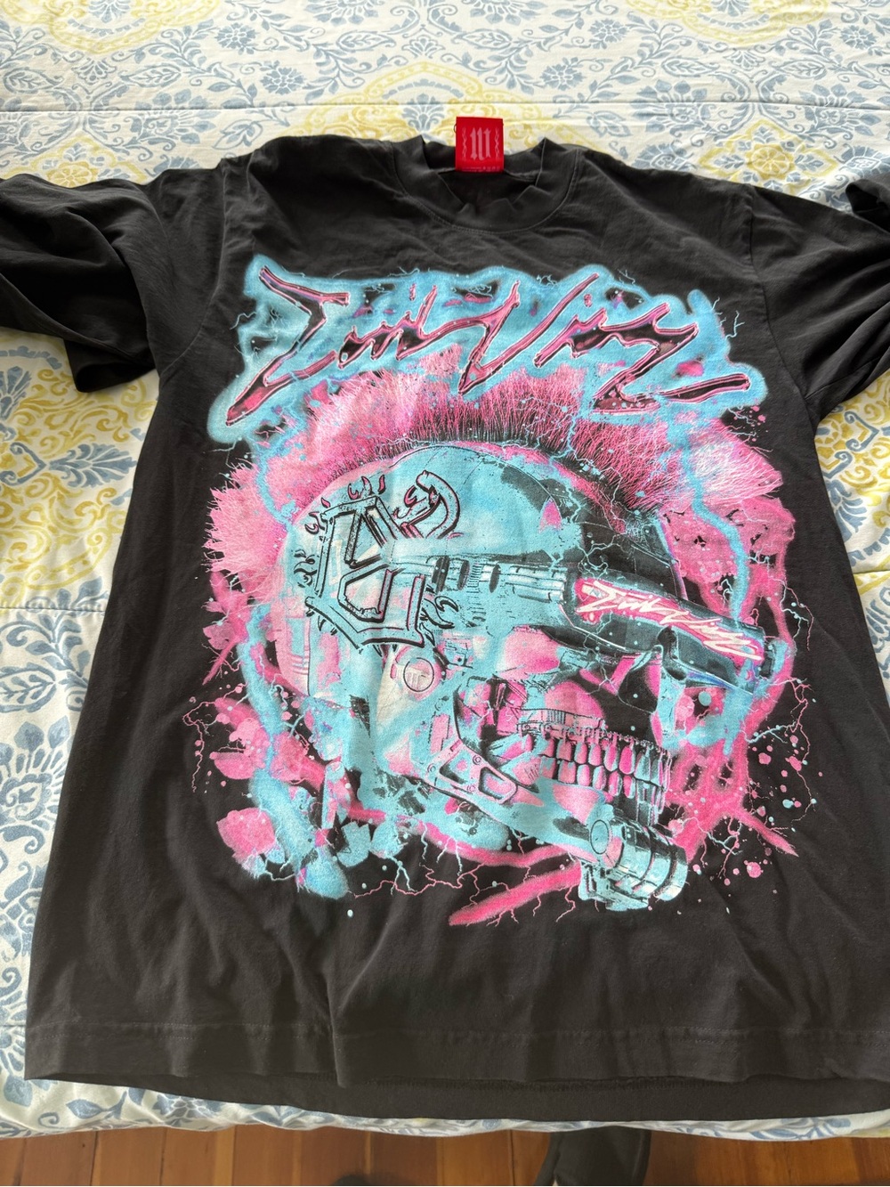 Evil Vice Graphic Punk Skull Long sleeve Tee in Neon Pink